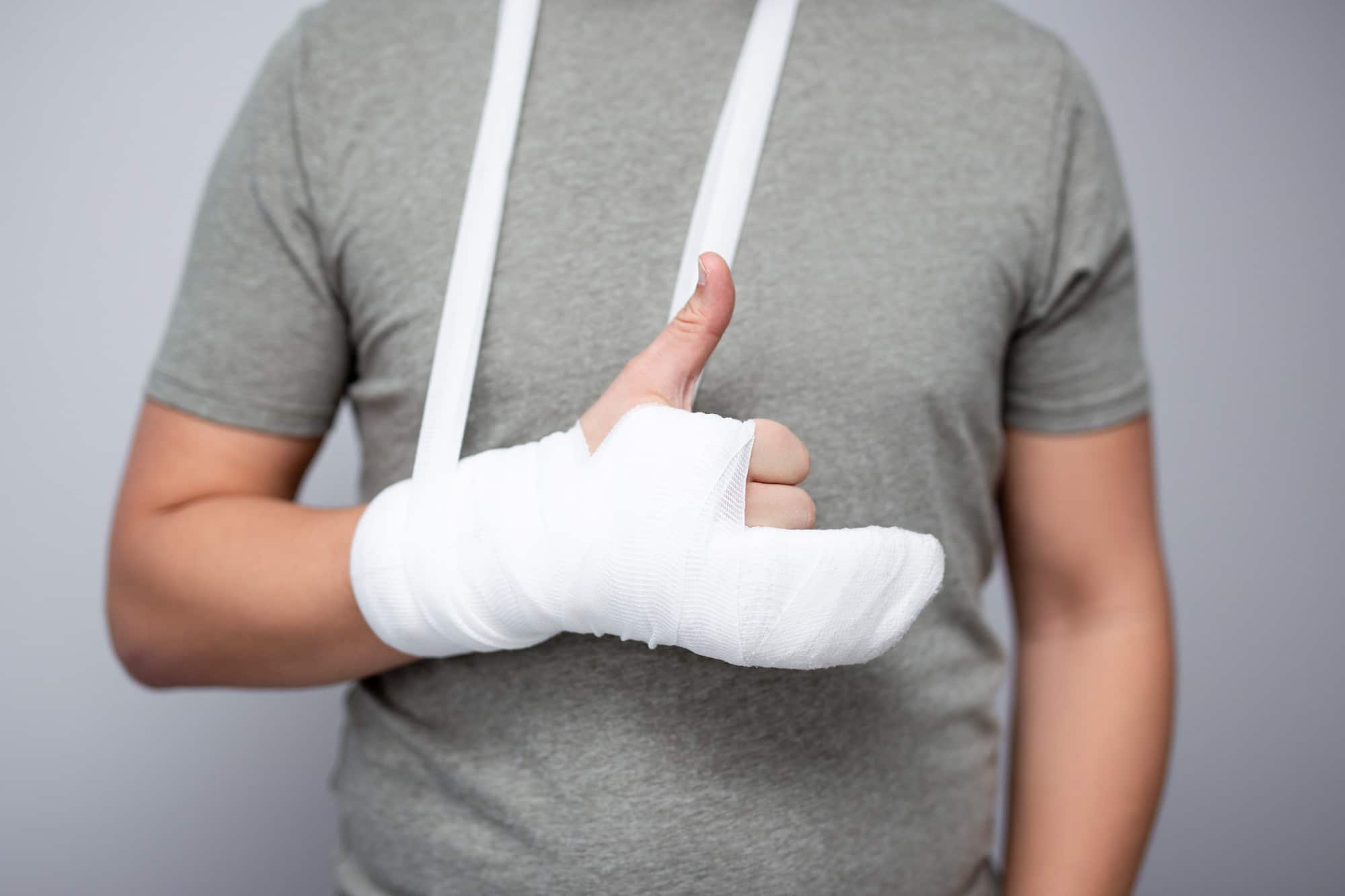 gebrochene hand schmerzensgeld​